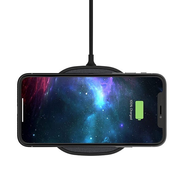Mophie-15W-Wireless-Charging-Pad-4