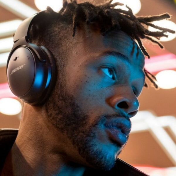 Bose QuietComfort SE Headphones - Image 3